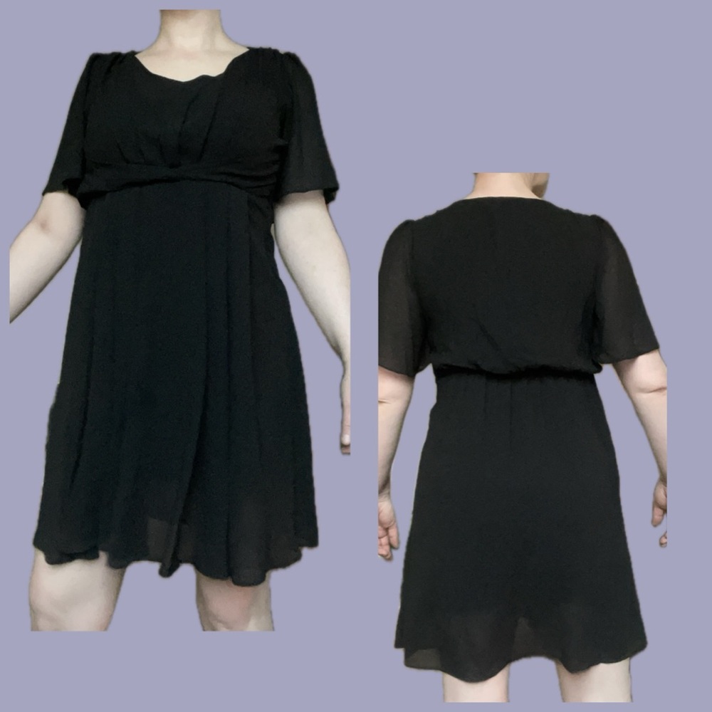 Gilli Flutter Sleeve Midi Dress
